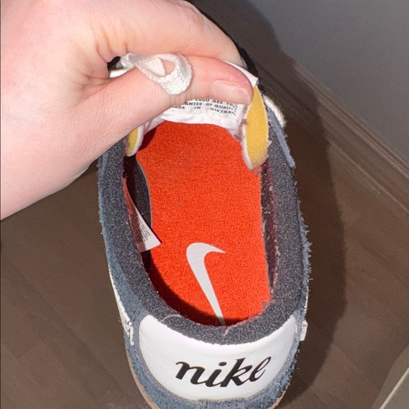 Vintage Nike Shoes - Picture 7 of 7